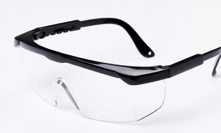 عینک آزمایشگاهی  محافظ چشم 