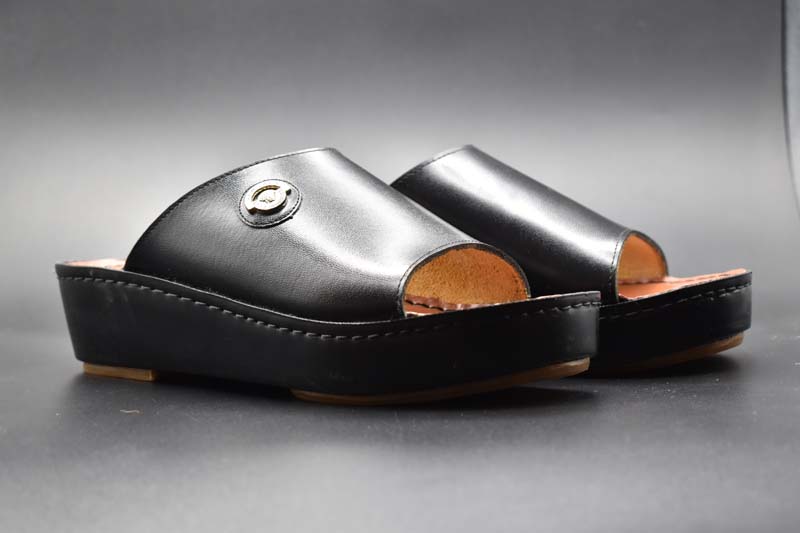 دمپایی المطراش