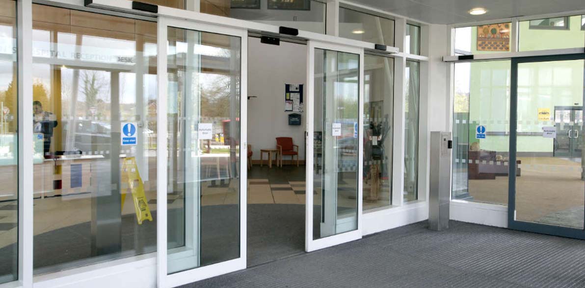 درب شیشه ای مغازه شرق تهران 