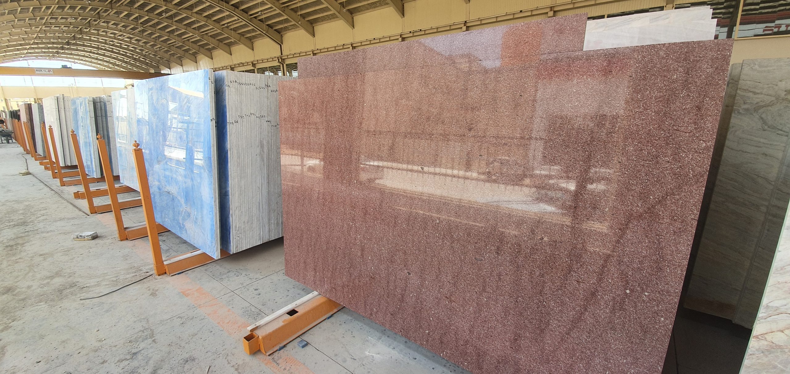 خرید سنگ ساختمان به صورت مستقیم از کارخانه