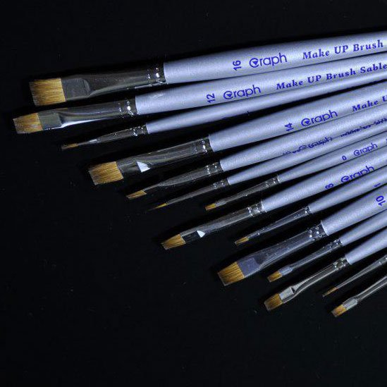 قلم آرایش و گریم – سر تخت