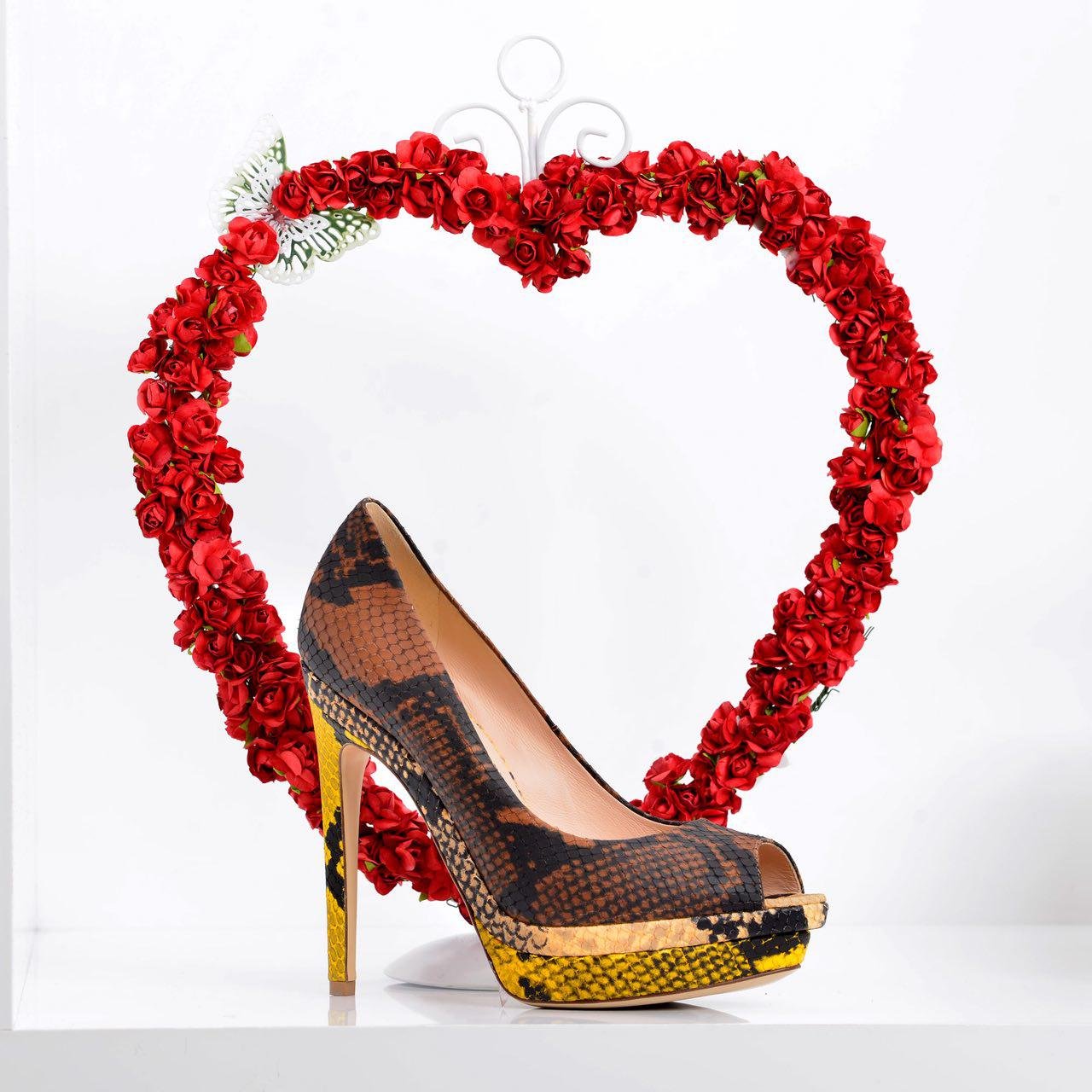 کفش پاشنه بلندFendi