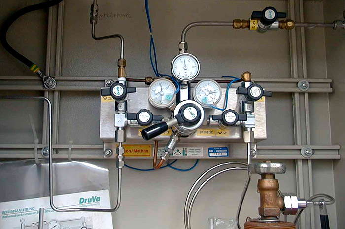 Laboratory gas mixture