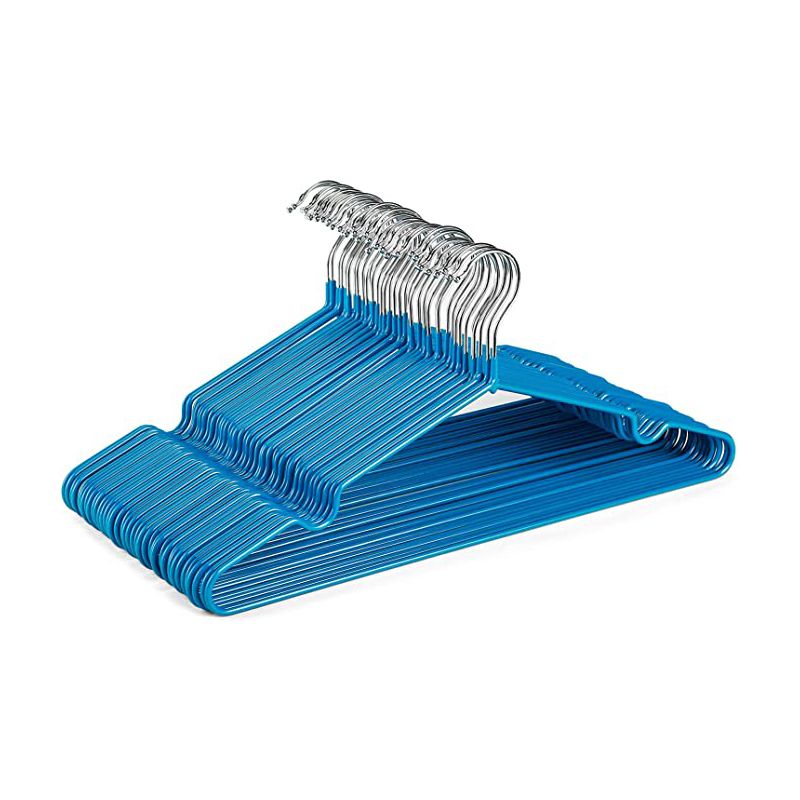 آویز فلزی آبی