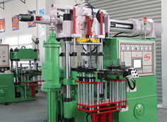 Rubber injection molding machine