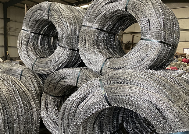 نوار خاردار مانع (BTO) -18 سیم تیغ