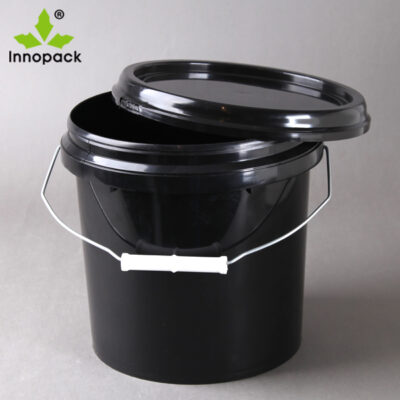 1 gallon of black plastic bucket