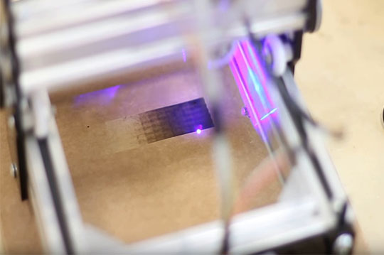 دستگاه لیزر فرابنفش (UV Laser)