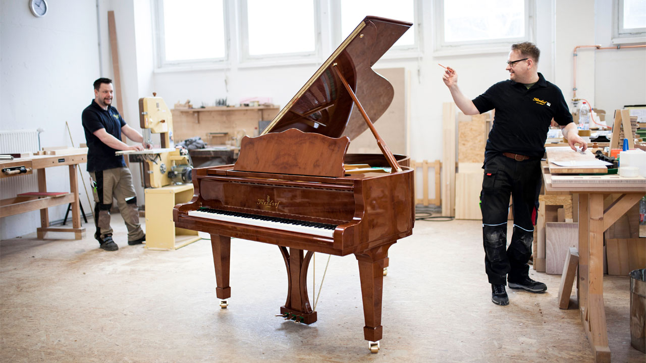 Niendorf parlour grand 172