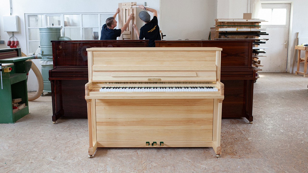 Niendorf piano 118 – Pine brushed & oiled