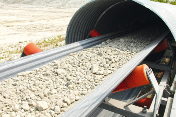 Abrasion resistant conveyor belt