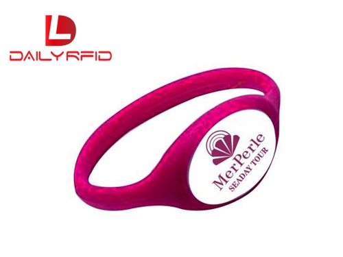 13.56MHz HF RFID Silicone Wristband-81