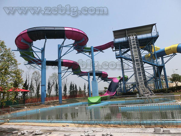 سرسره قایق خانوادگی