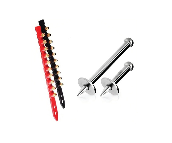 میخ و چاشنی، پیچ و رول پلاک