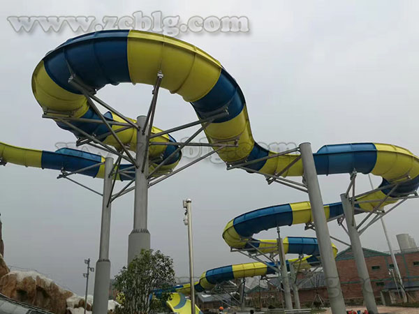 سرسره قایق خانوادگی