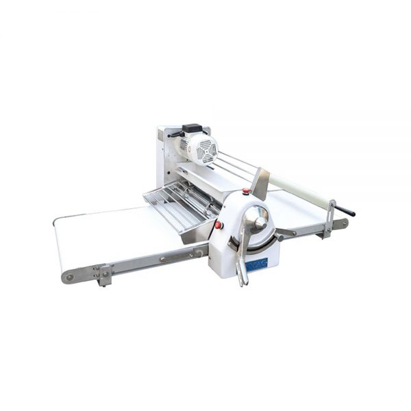 Dough spreader with a width of 50