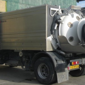 دستگاه شستشو و مکش همزمان کانال های فاضلاب