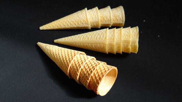 Sweet funnel ice cream bread