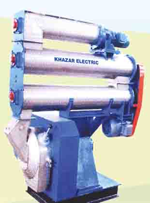 پرس پلت مدل KHZE 25 که توانایی تولید مواد پلت از حدود 1 الی 1/8 تن در ساعت