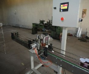 دستگاه لیبل چسبان غلطکی