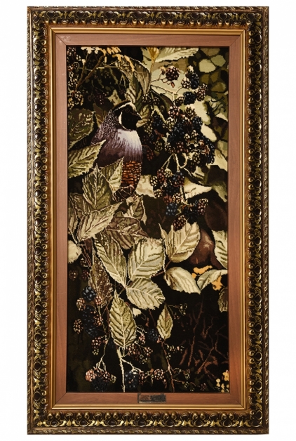 پرنده و بوته تمشک