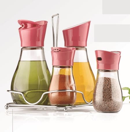 Simple pingo salt and lemon juice set