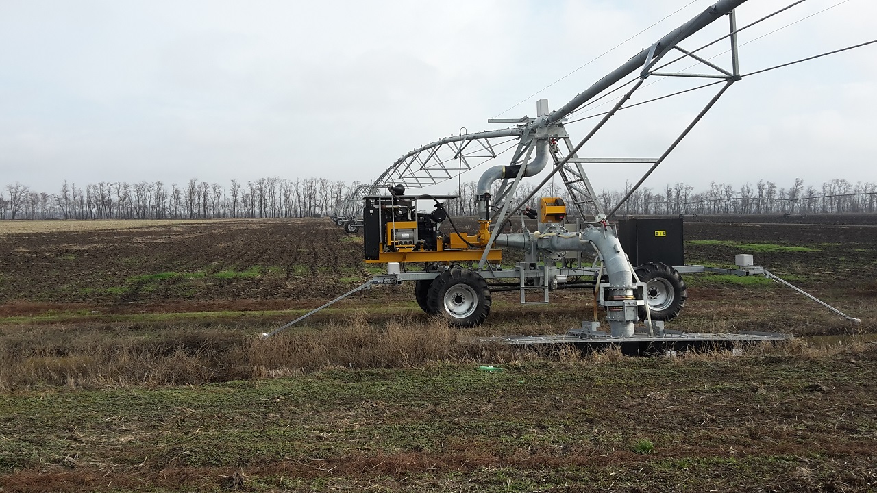 سیستم‌های آبیاری تحت فشار مکانیزه خطی ( لینیر )