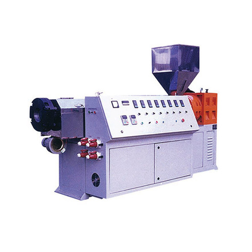 Hose lining extruder