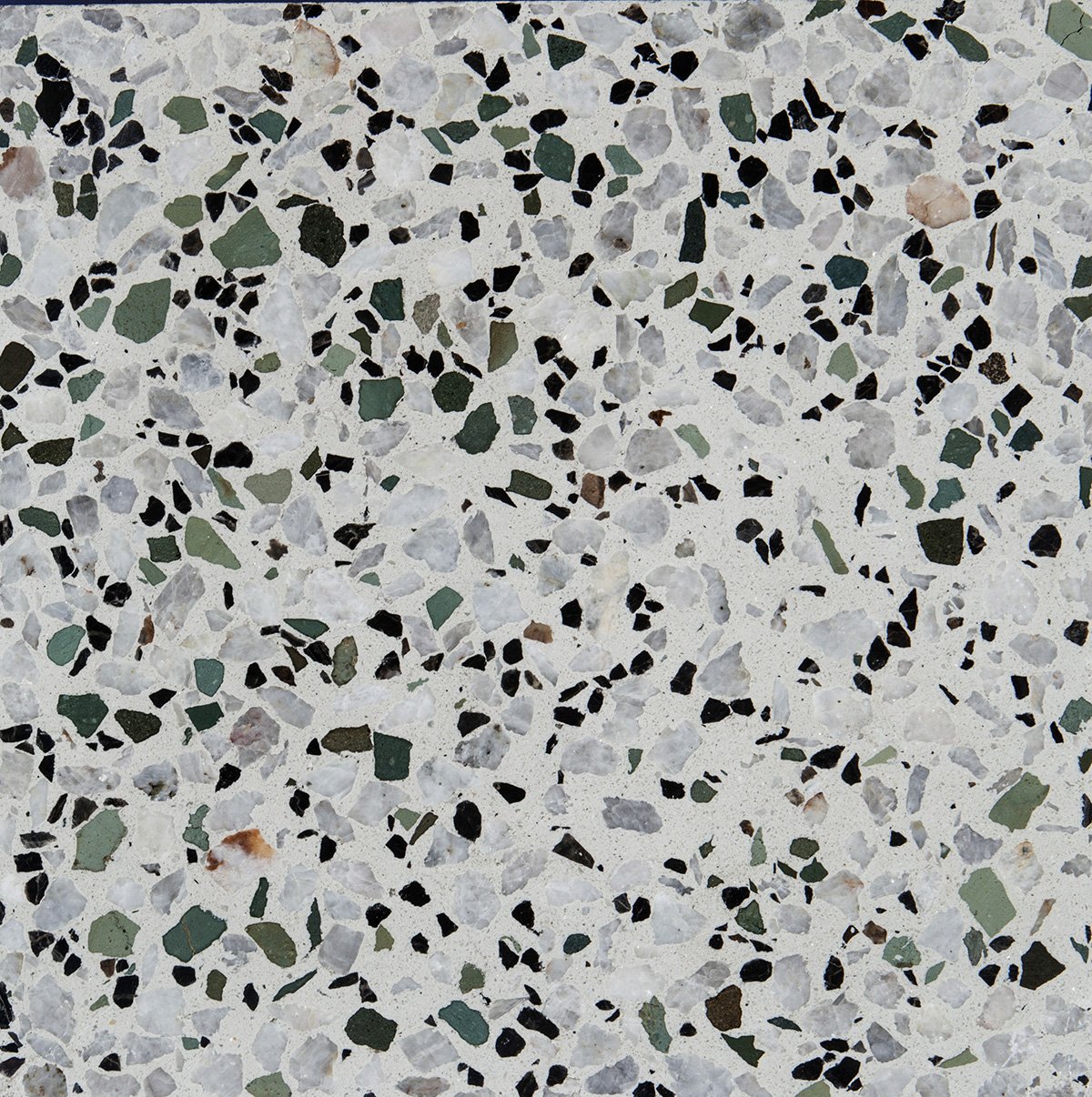 سنگ درشت الوان با زمینه سفید
