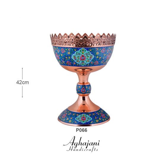 آجیل خوری سوپر مس و پرداز برند آقاجانی