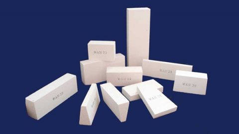 Refractory insulating bricks