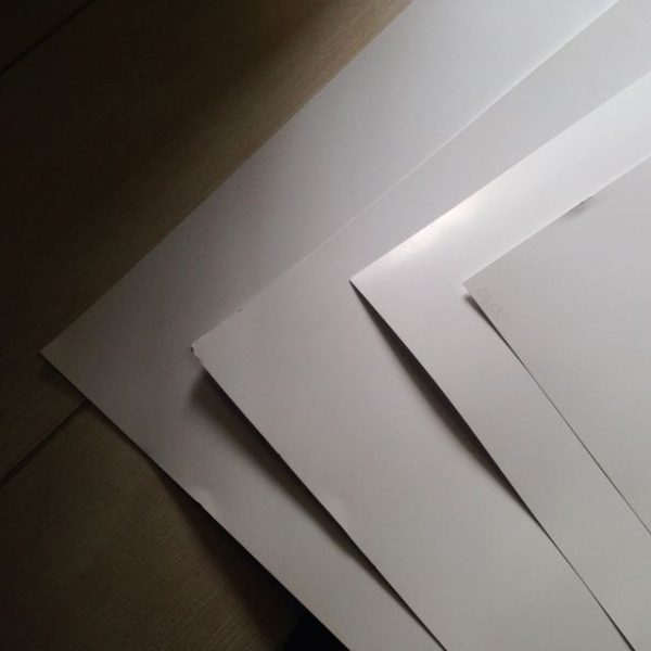 کاغذ و مقوای گلاسه