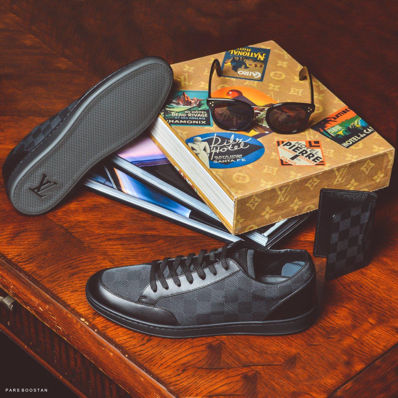 عینک و کفش Louis Vuitton, Cutler And Gross