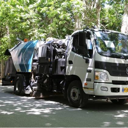 دستگاه سوییپر شهری ES4 street sweeper