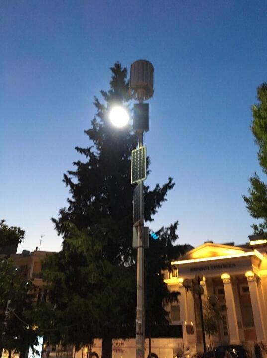 چراغ خیابانی LED هیبریدی خورشیدی با محور عمودی 10 متری توربین بادی (SHJ-LD100-W)