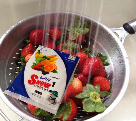 Half a kilo of blue snow freezer bag