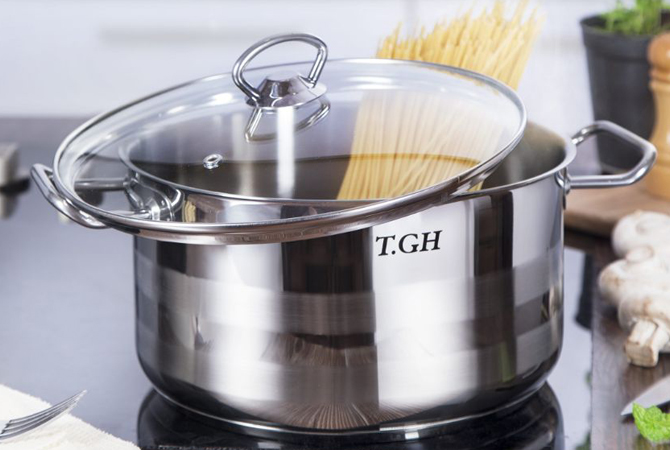 قابلمه استیل کف چدن سایز ۲۴ با درب پیرکس