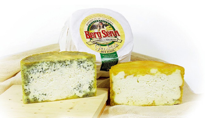Zillertal mountain Senn gray cheese The real