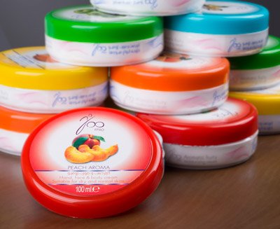 کرم مرطوب کننده با رایحه میوه ژومیو