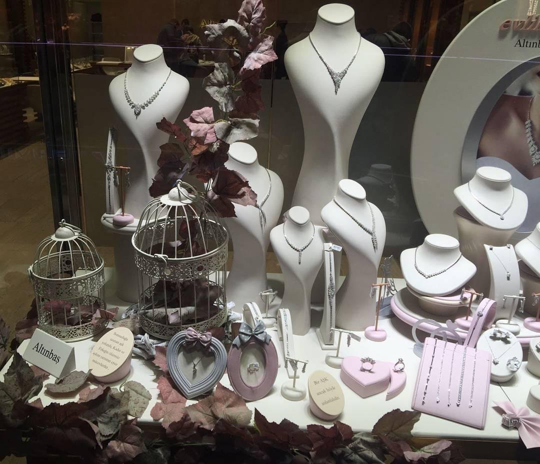 قاب منبری و مانکن