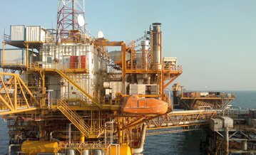 ساخت تجهیزات و سیستم های دریایی