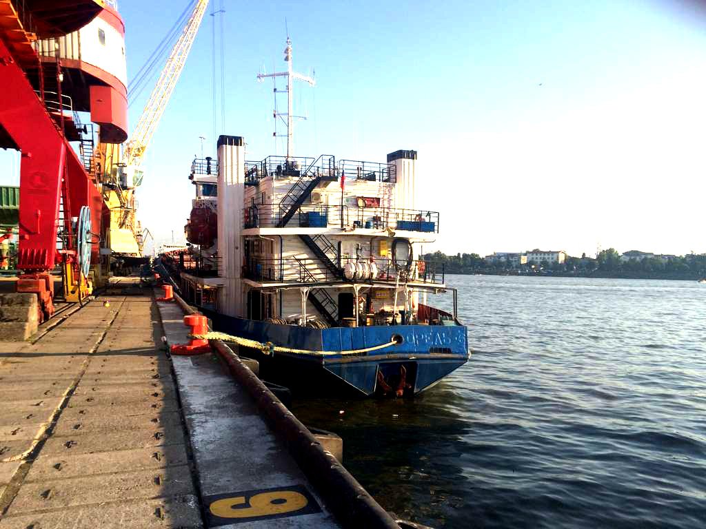 Types of dock bumpers (fender)