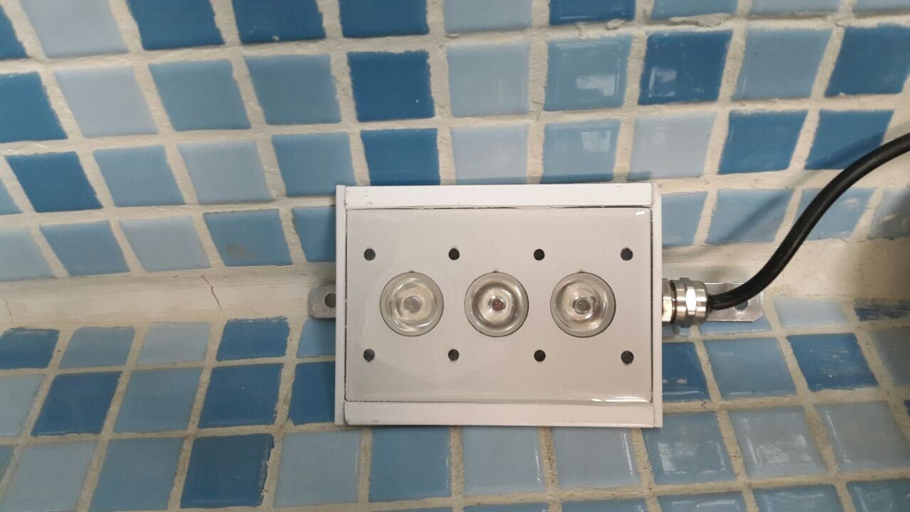 پروژکتور روکار استخری کنج تک رنگ