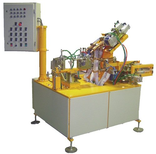 Automatic welding of pedal bowl 206