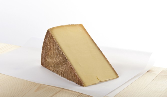 پنیر واقعی اشنیفنر لورنتیوس تند
