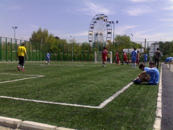 چمن مصنوعی شهرداری منطقه ۱۶