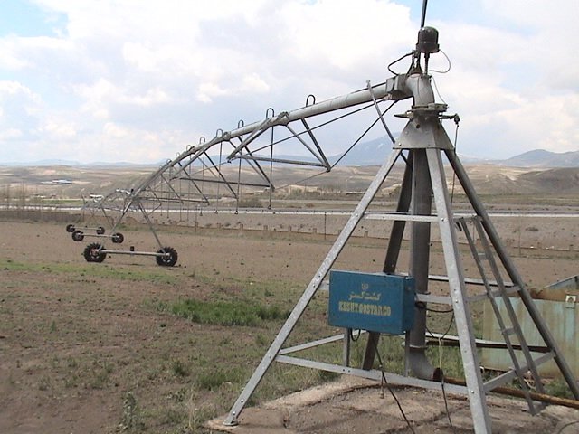 آبیاری بارانی ( سنترپیوت )