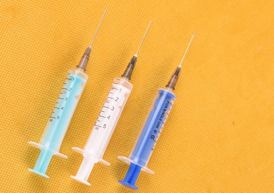 Syringe 5 enamel and Ahil