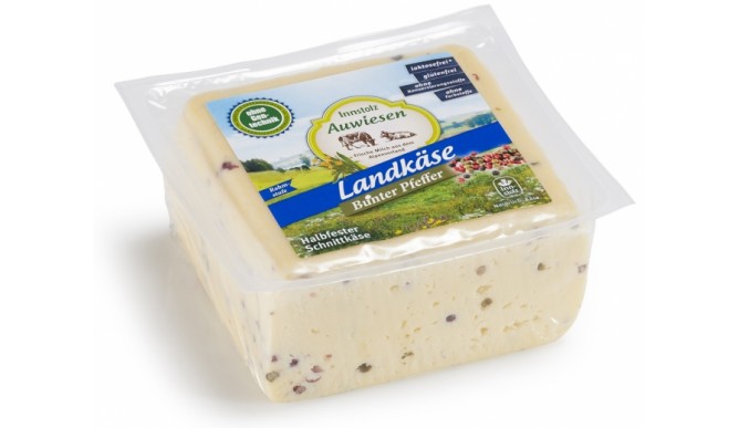 Innstolz Auwiesen country cheese, colorful pepper, 1/2 bread approx. 0.9 kg, without genetic engineering