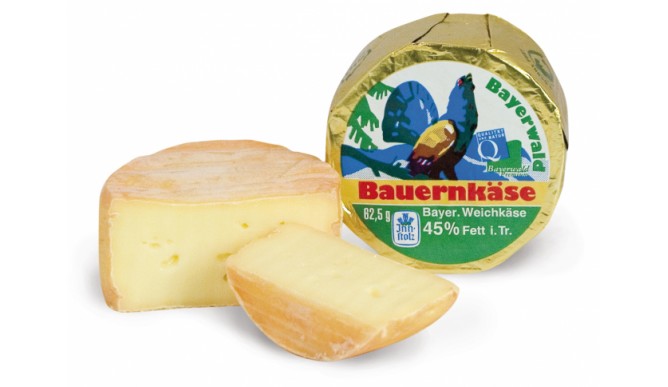 Innstolz Bayerwald farm cheese, soft cheese with red culture
